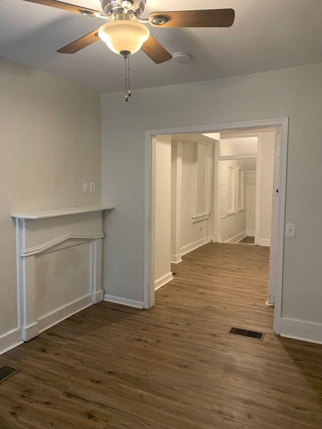 Building Photo - Cozy 1 Bedroom House with bonus loft, yard...