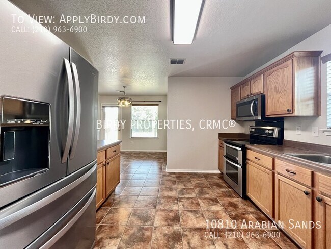 Foto del edificio - **2 Story, 3 Bed, 2 Bath Home on Corner Lot**
