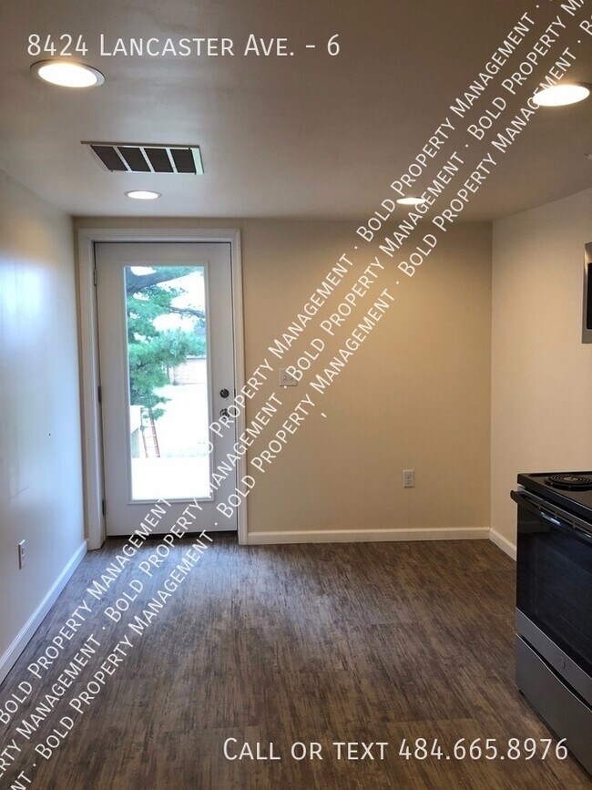 Foto del edificio - 8424 Lancaster Ave