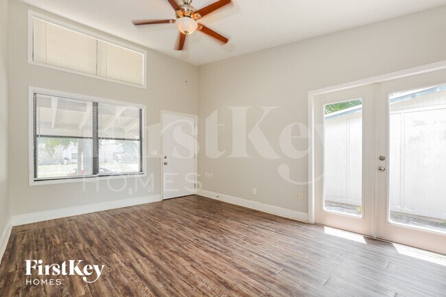 Foto del edificio - 531 Martin Pl Blvd