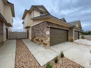 Building Photo - 465 Emma Dr