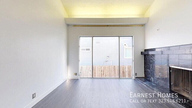 Foto del edificio - 14335 Huston St