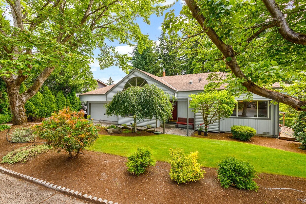 Foto principal - 3 Bedroom Rambler Kirkland Highlands