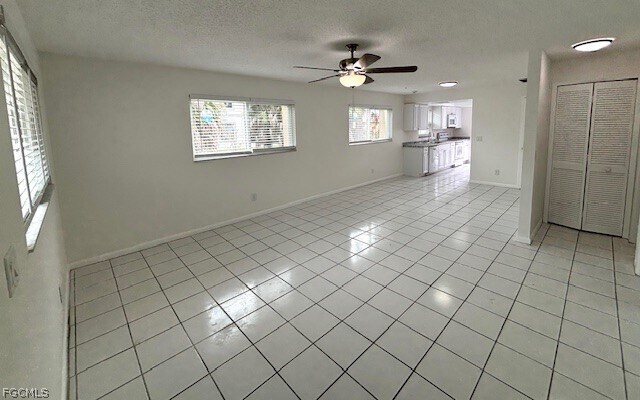 Foto del edificio - 3747 SW Santa Barbara Pl