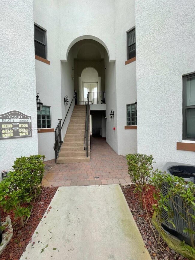 Foto del edificio - 10600 NW 88th St