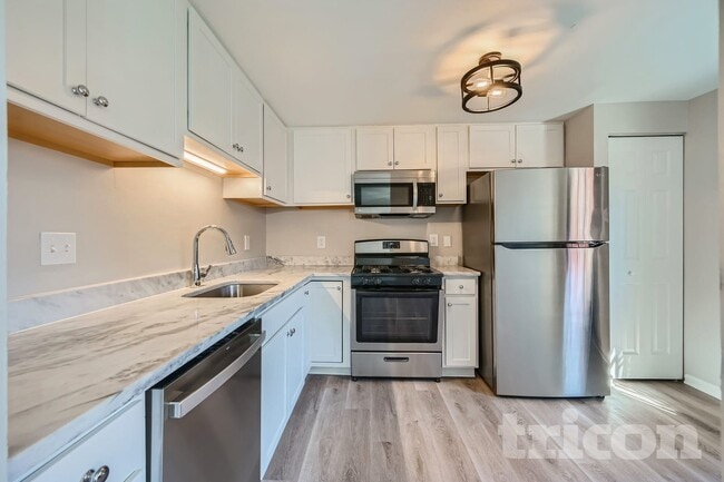 Foto del edificio - 719 Dayspring Dr