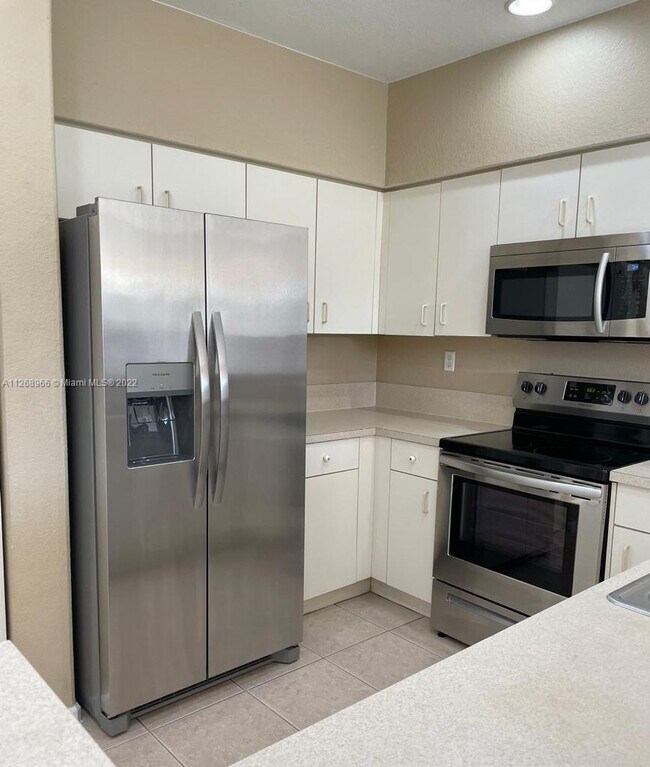 Foto del edificio - 8344 SW 27th St