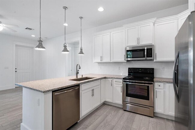 Foto del edificio - 667 SW Cleveland Ave