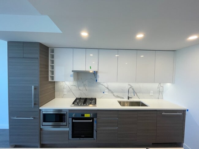 Building Photo - 823 Carnarvon St