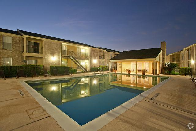 Pool - Sage Hollow Apartments