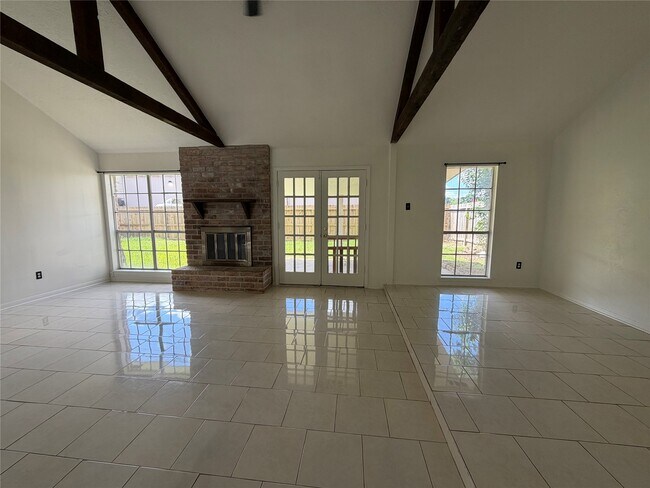 Foto del edificio - 14407 Locke Ln