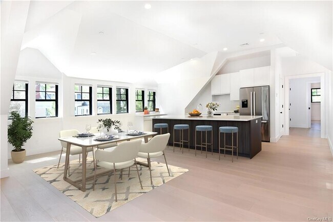 Building Photo - 54 Clinton Ave