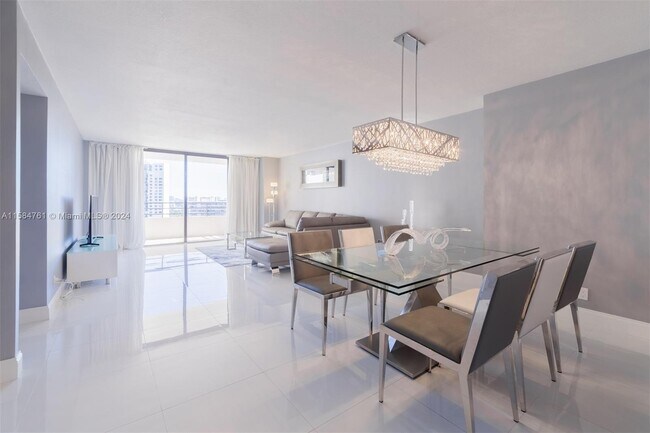 Foto del edificio - 2500 Parkview Dr