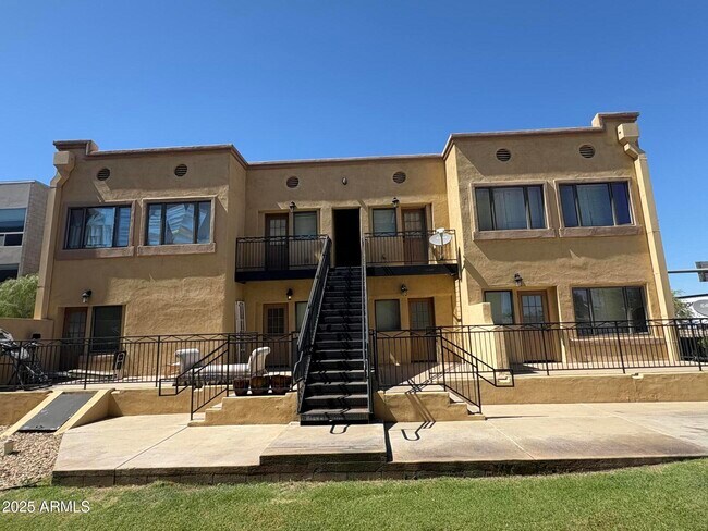 Foto del edificio - 545 E Willetta St