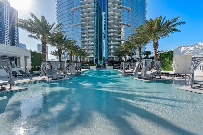 Foto del edificio - 851 NE 1st Ave