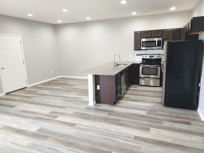 Foto del edificio - 5351 N Cypress St