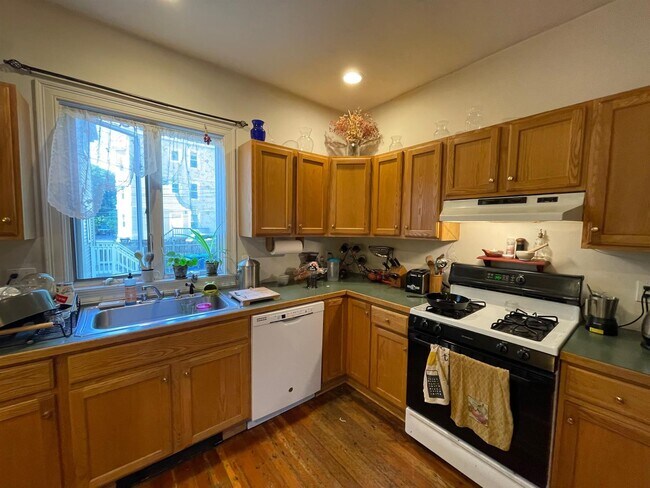 Foto del edificio - 799 Somerville Ave