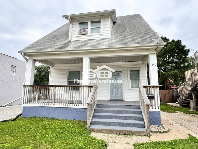 Building Photo - 1703 E Grand Ave