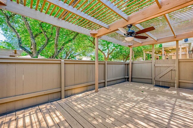 Building Photo - 1340 Chardonnay Dr