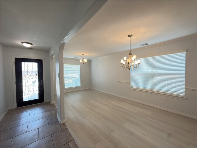 Building Photo - 4127 Longmont Hills Ln