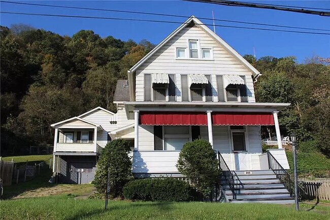 Foto del edificio - 283 Freeport Rd