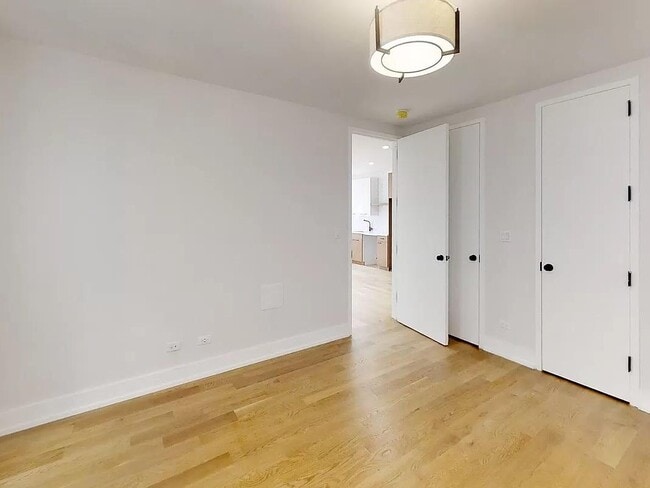 Building Photo - 12 Crown St