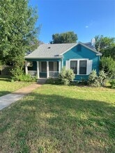 Building Photo - 915 W 29th St