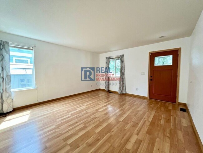 Foto del edificio - 676 Hedgerow Way