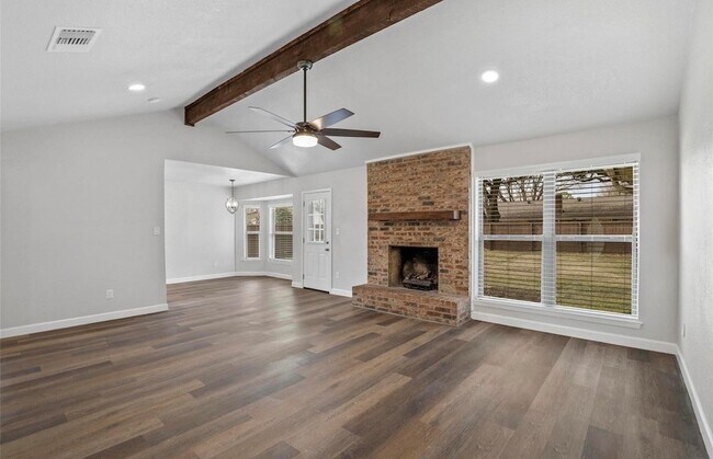 Building Photo - 324 Sioux St