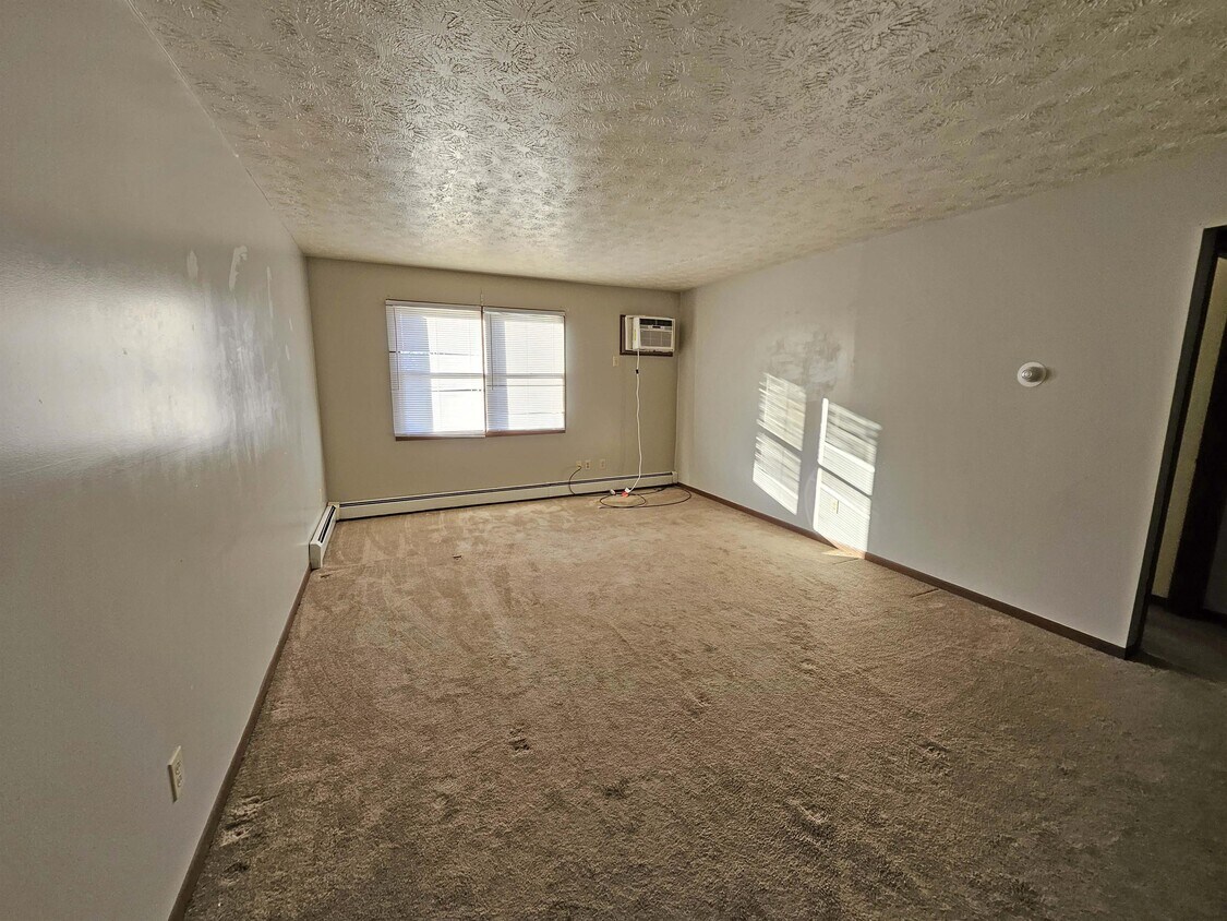 Primary Photo - 148 Kendall Ave