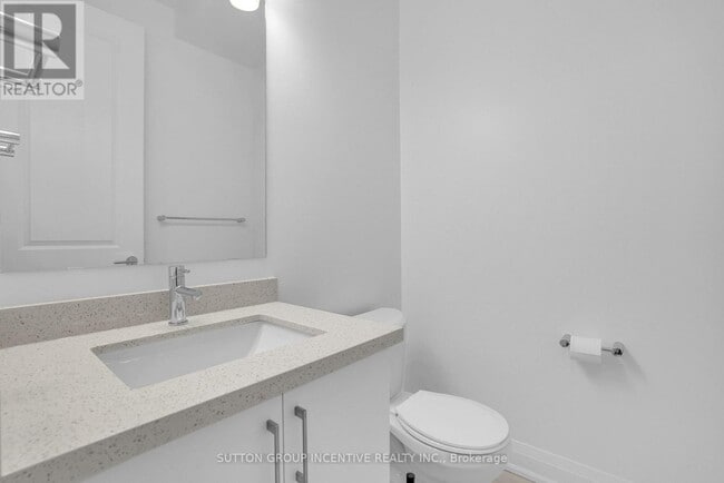 Building Photo - 5 Ranch Ter