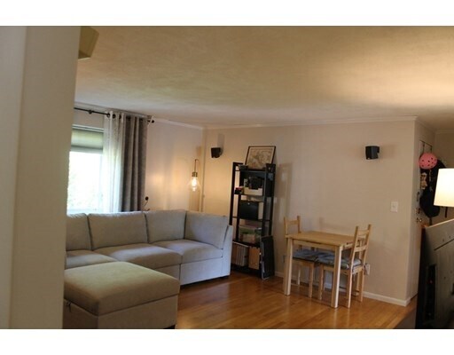 Building Photo - 28 Bryon Rd