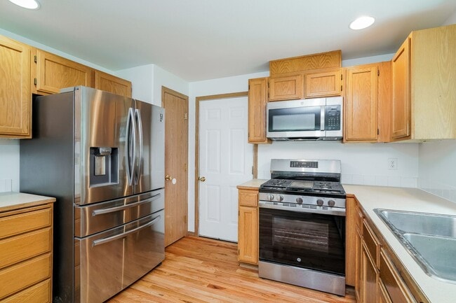Building Photo - 3 bed 2.5 bath Single Family Home, Monroe ...