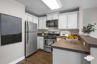 Building Photo - South Parc