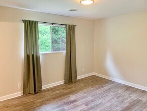 Building Photo - 3500 Friendly Hope Rd