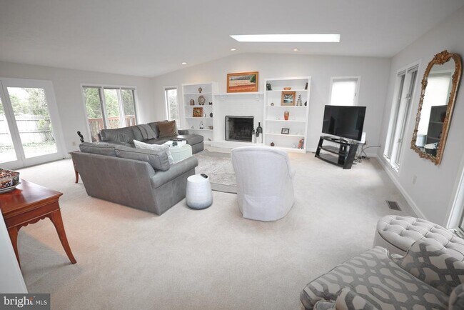 Building Photo - 6025 Orris St