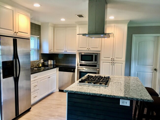 Foto del edificio - 1505 Ebony Ln