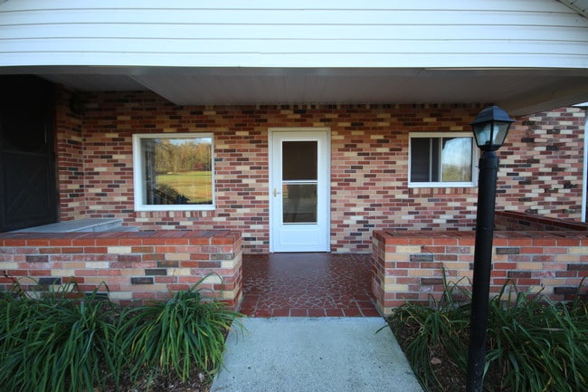 Building Photo - 376 Spencer Mull Rd