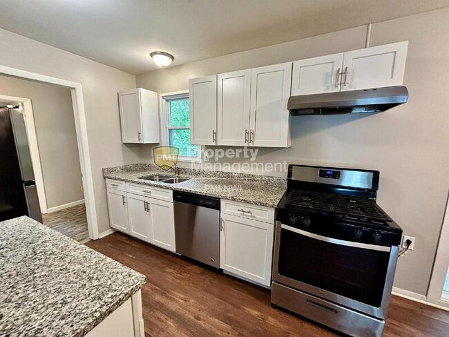 Foto del edificio - 774 Fox River Rd