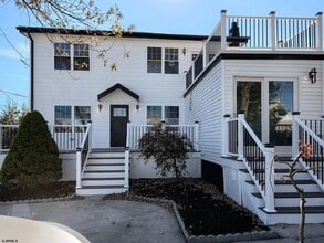 Building Photo - 706 Augustine Rd