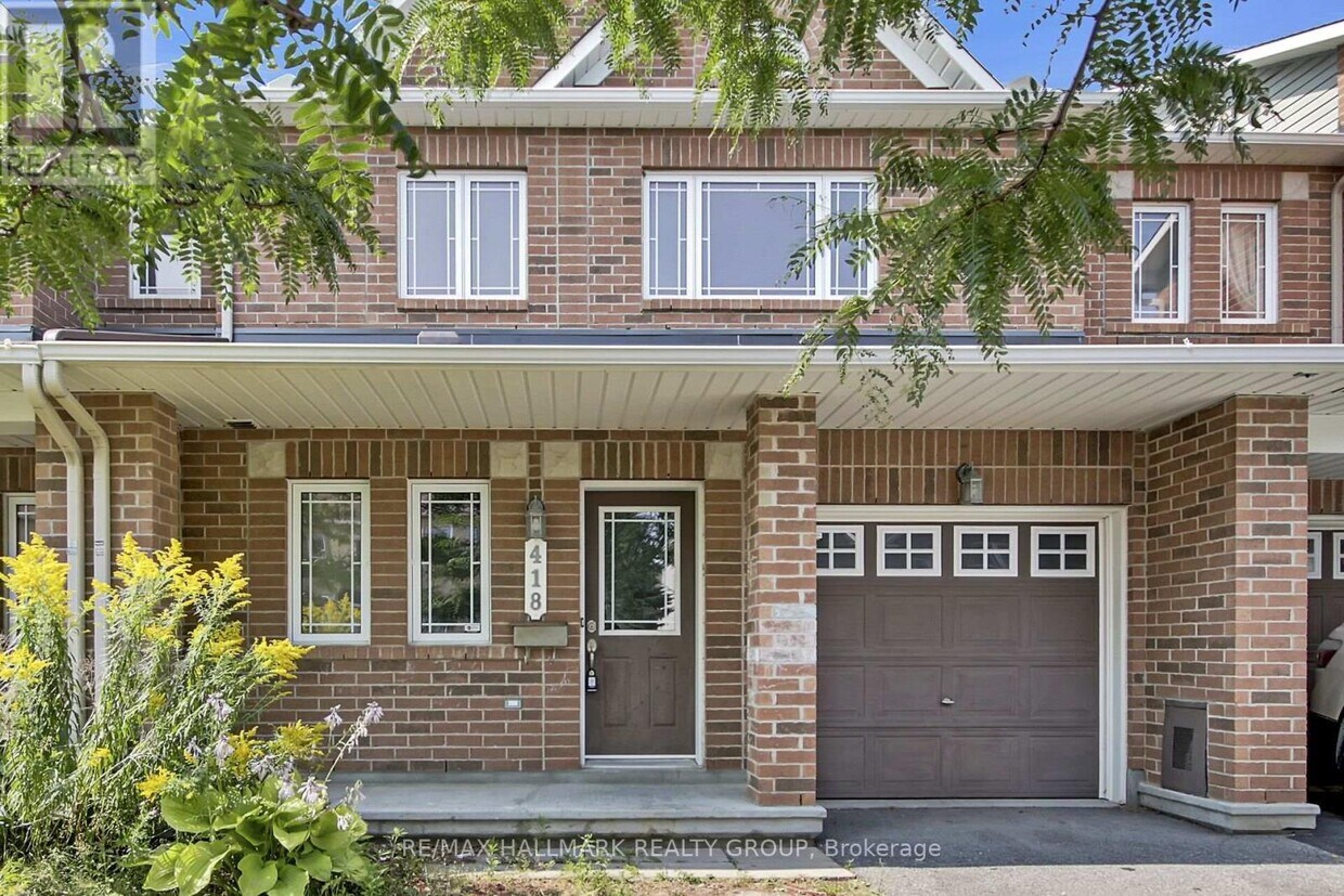 Primary Photo - 418 Temiskaming Crescent