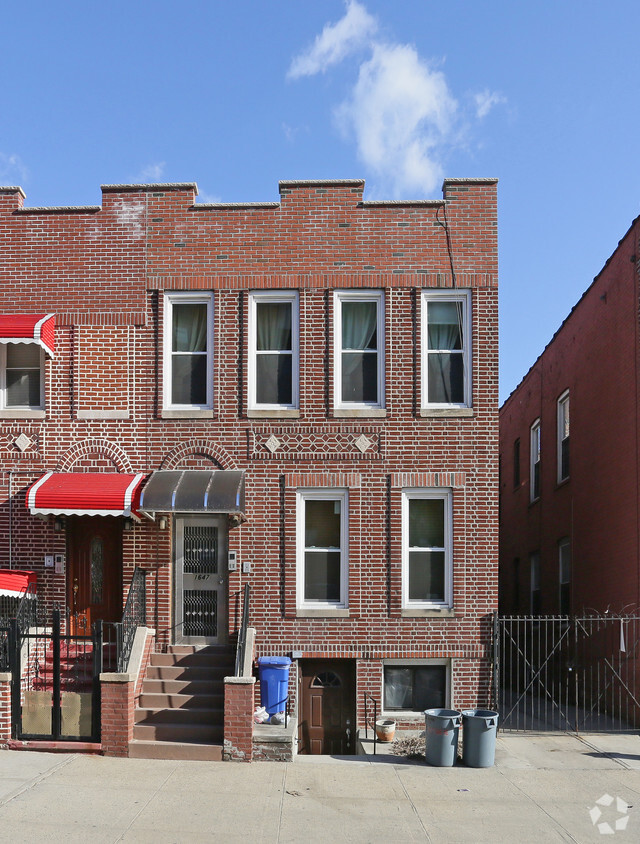 Foto del edificio - 1647 St Marks Ave