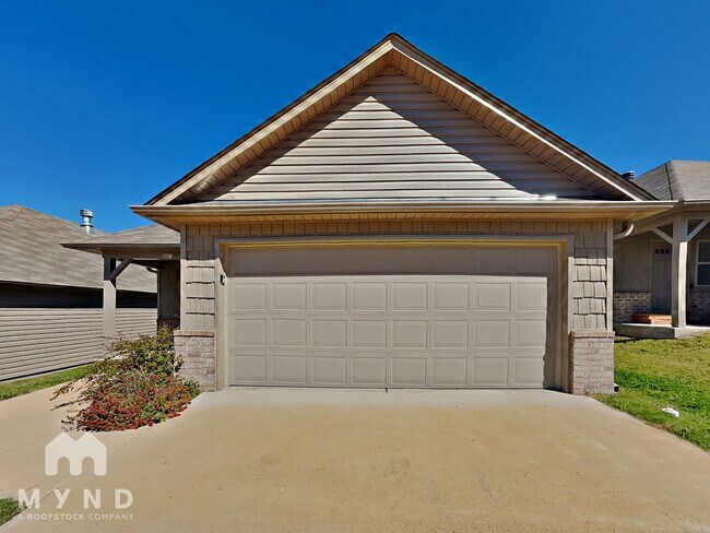 Foto del edificio - 4821 Cove Ln