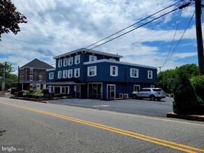 Building Photo - 25 Bridge St