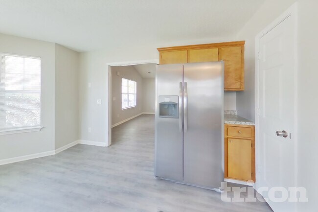 Building Photo - 120 Oakbrook Village Rd