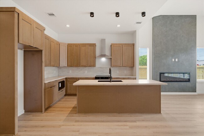 Foto del edificio - 8205 Calhoun Rd