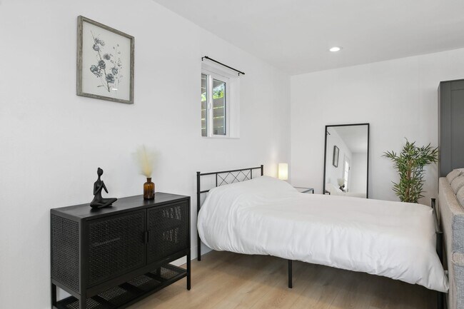 Foto del edificio - 1310 Halley Ct