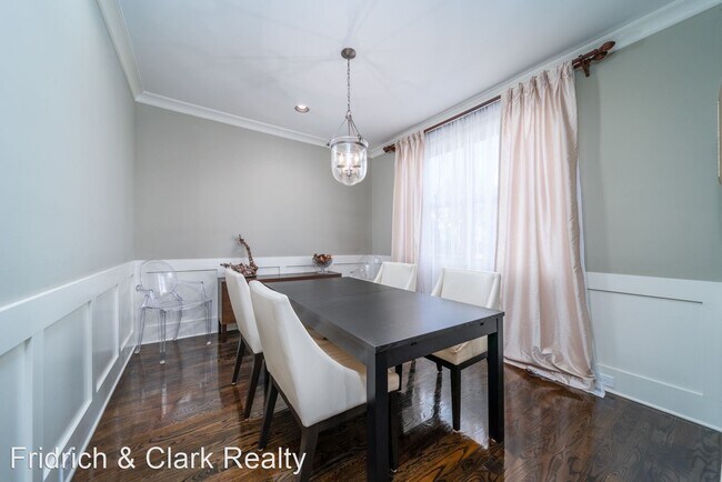 Building Photo - 3 br, 2.5 bath House - 1819 Primrose Ave
