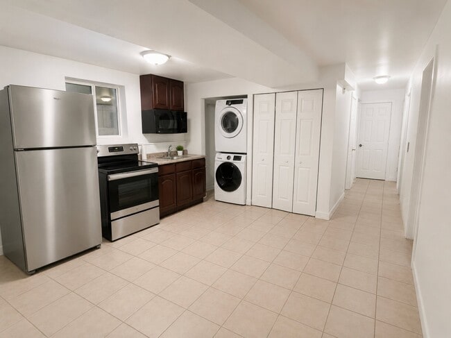Photo - 5242 S Hamlet Cir (Kearns, UT) Apartment