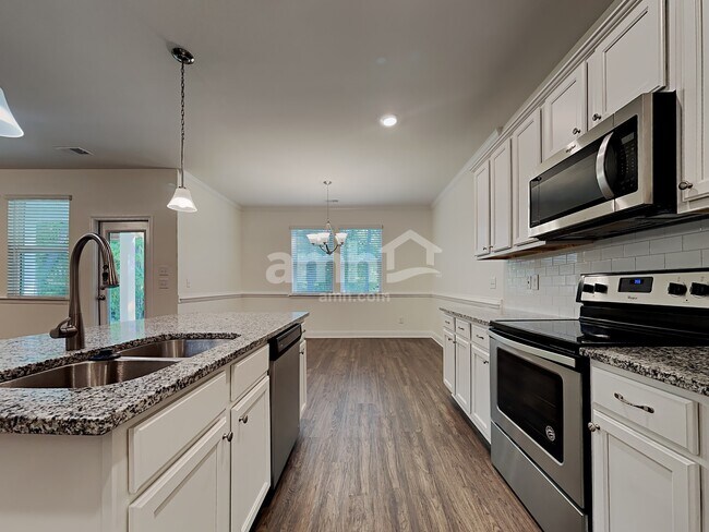 Building Photo - 103 Doral Blue Dr